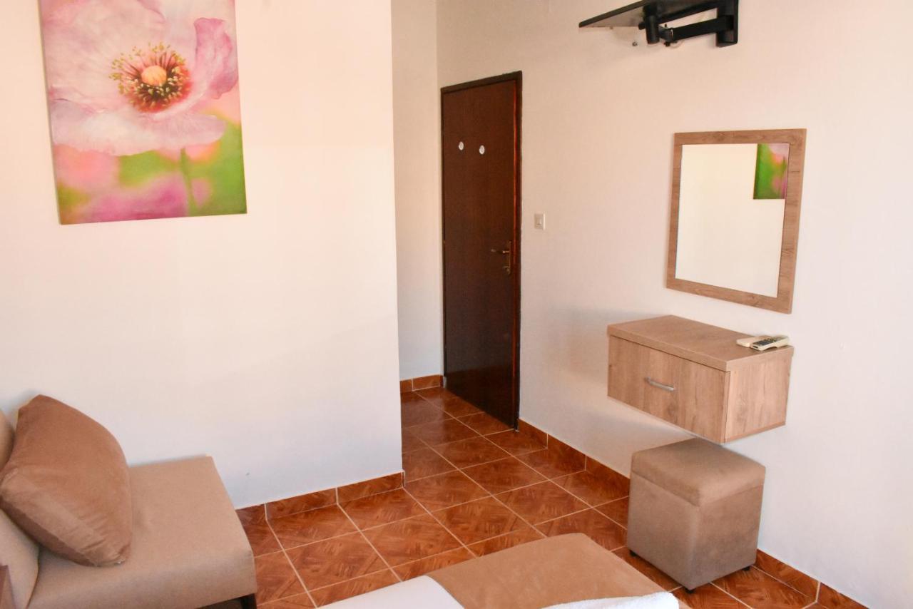 Apartments Hidri Улцин Екстериор снимка