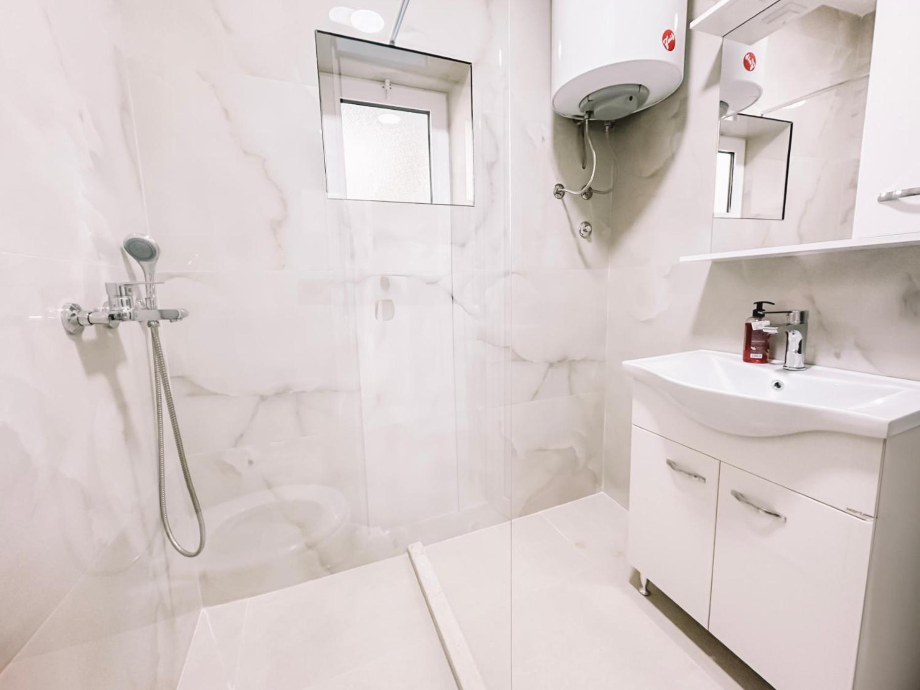 Apartments Hidri Улцин Екстериор снимка